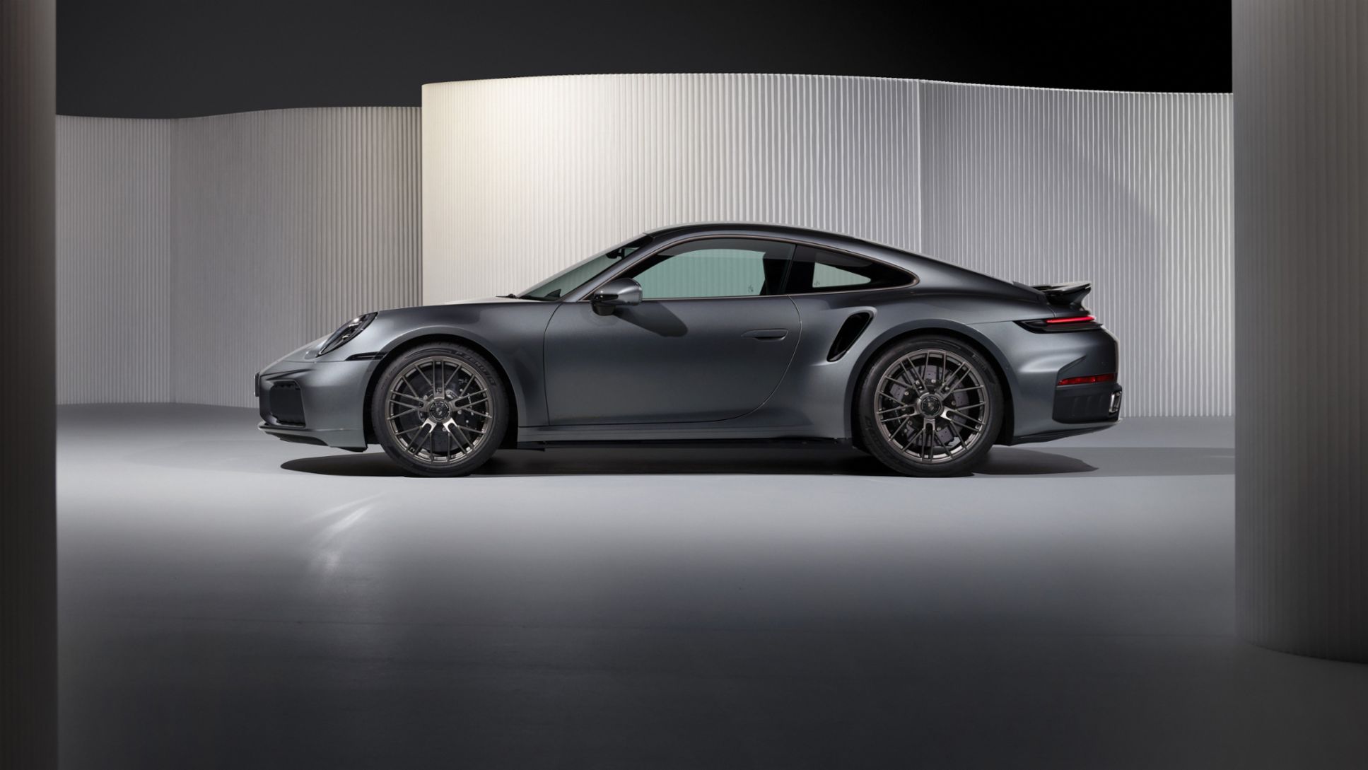 Porsche 911 Turbo S 2026 sivulta