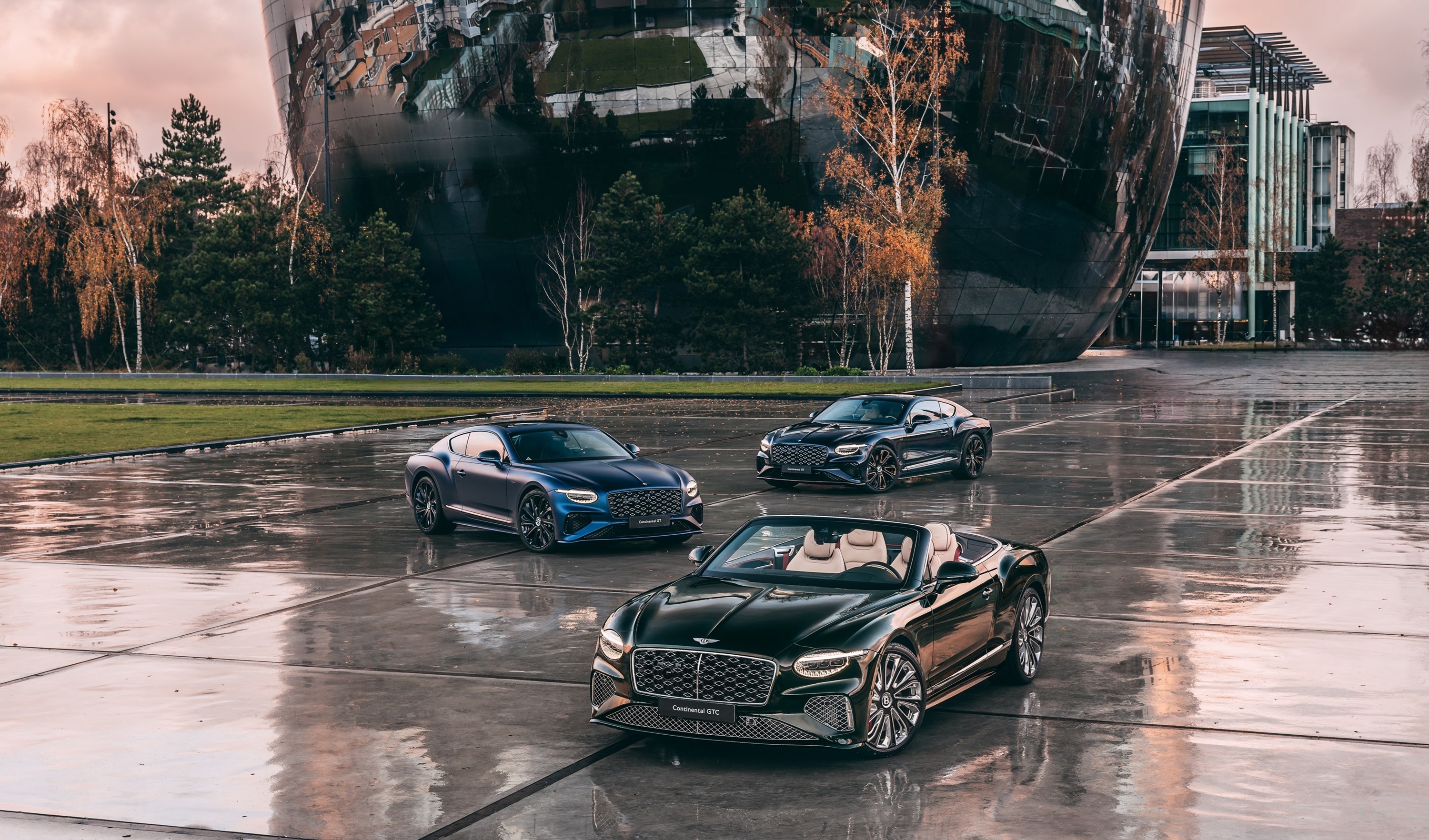 Bentley Continental GTC S 2026 ohjaamo ja istuimet