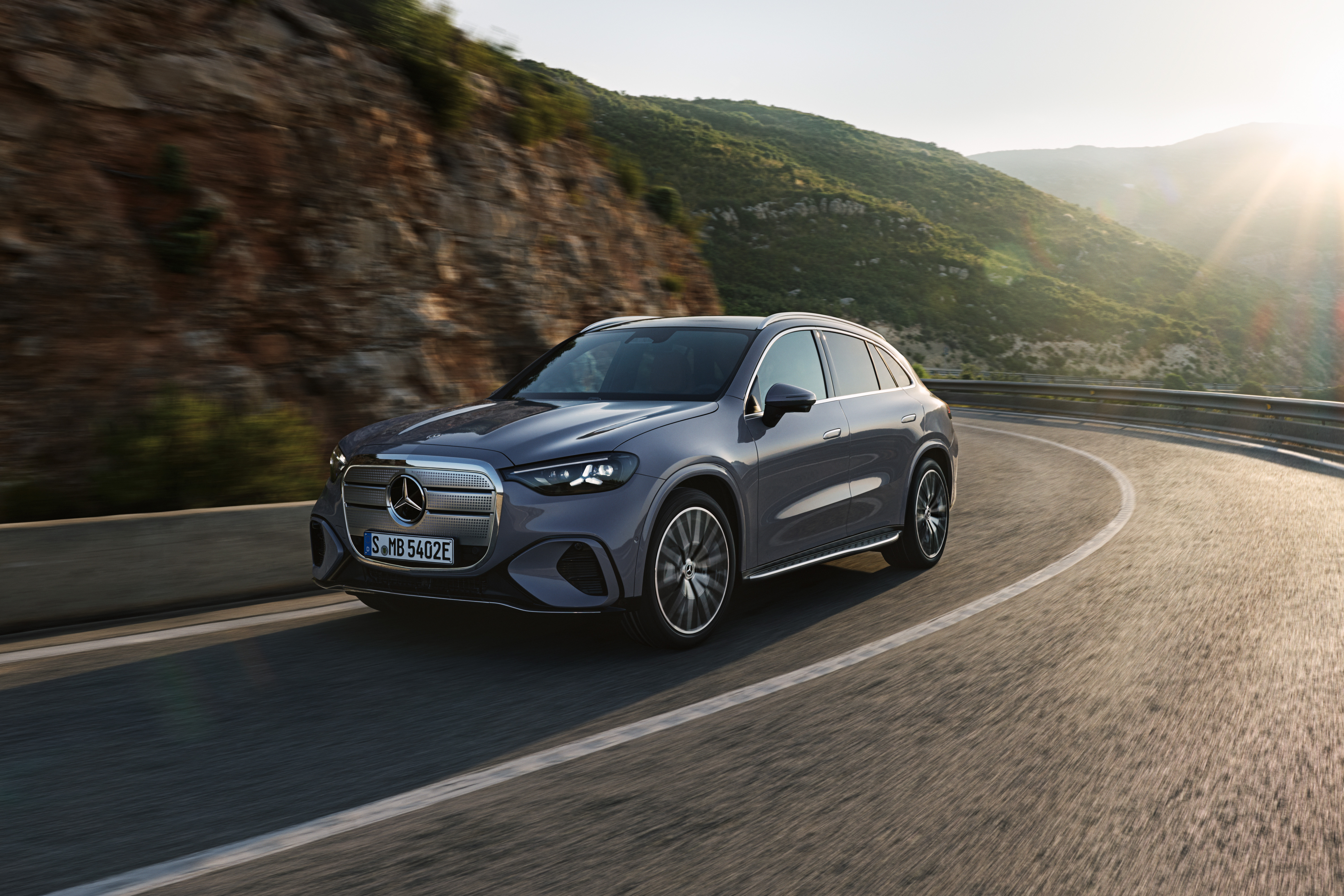 Mercedes-Benz GLC EV 2026 etukulma