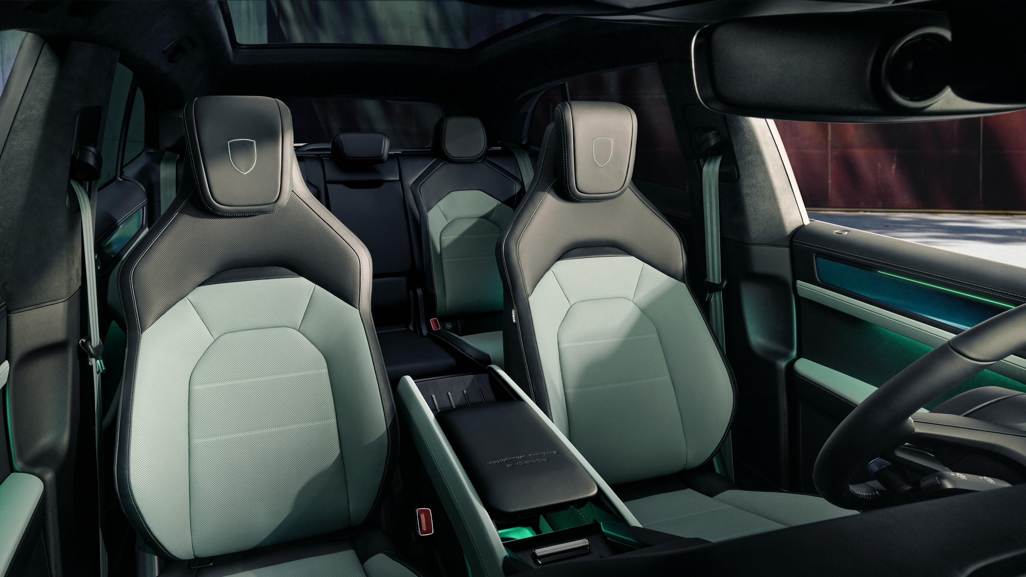 Porsche Cayenne S Electric, sisätila
