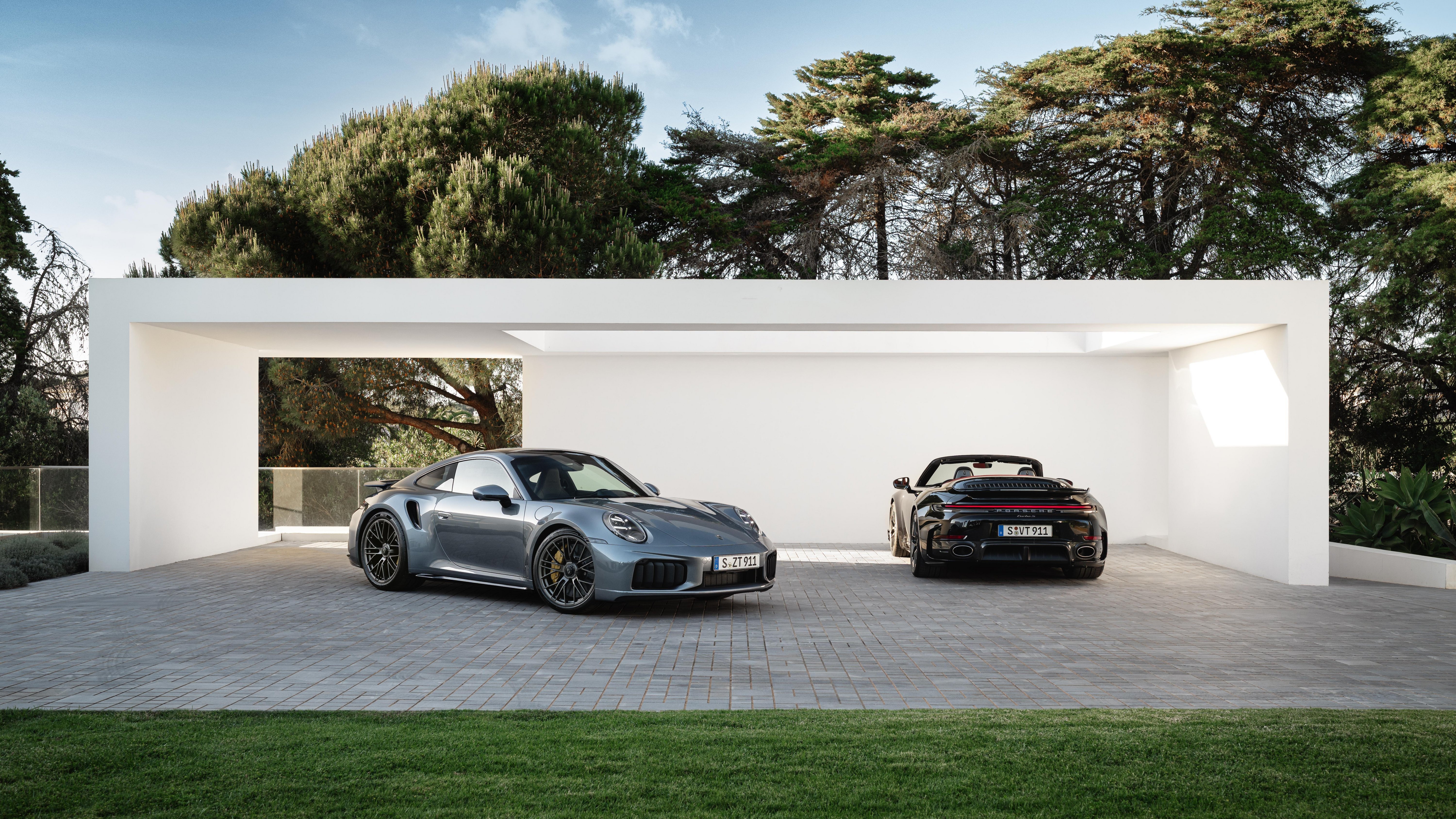 Porsche 911 Turbo S Coupé ja Cabriolet yhdessä