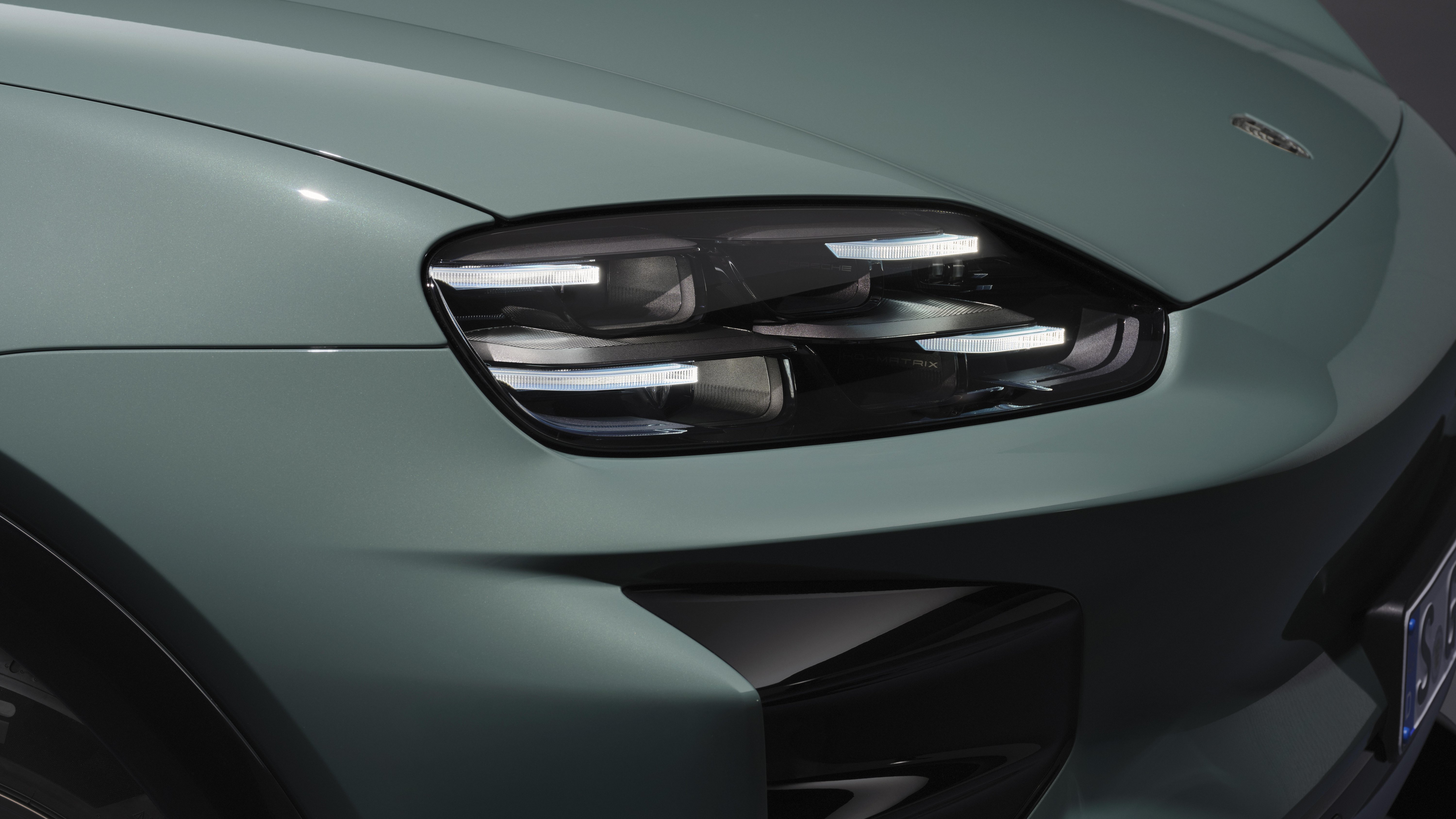 Porsche Cayenne Turbo Electric