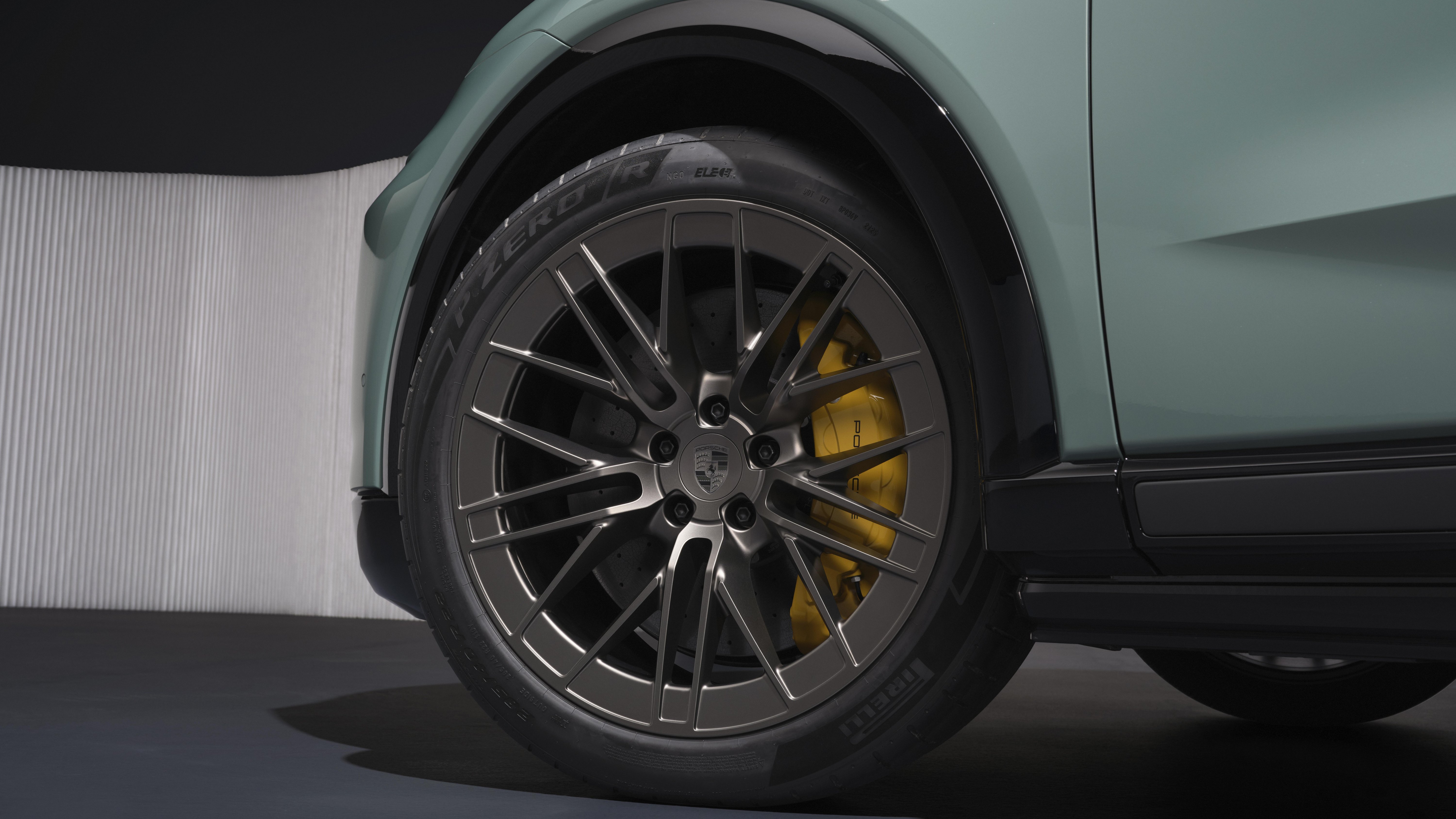 Porsche Cayenne Turbo Electric