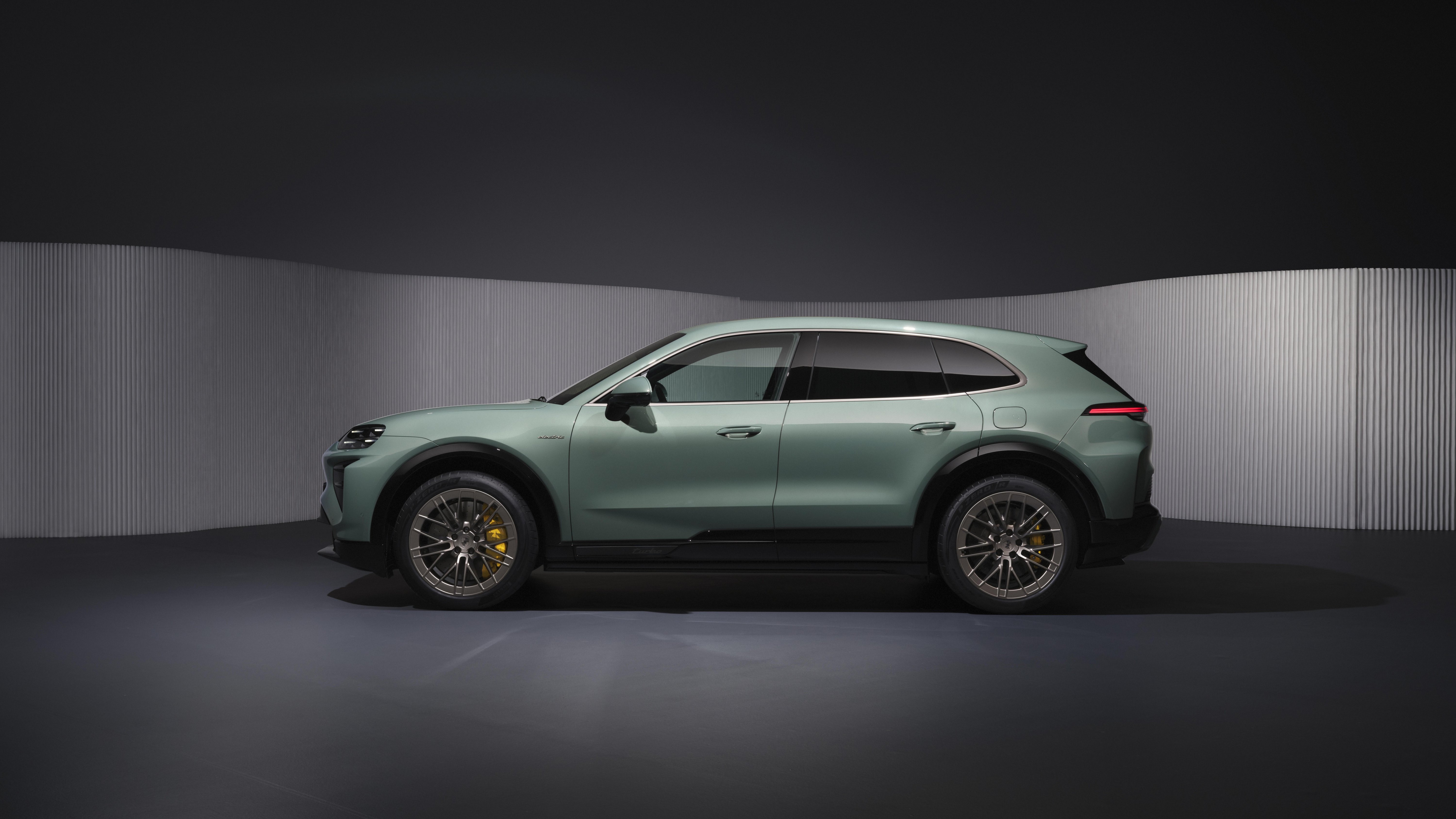 Porsche Cayenne Turbo Electric