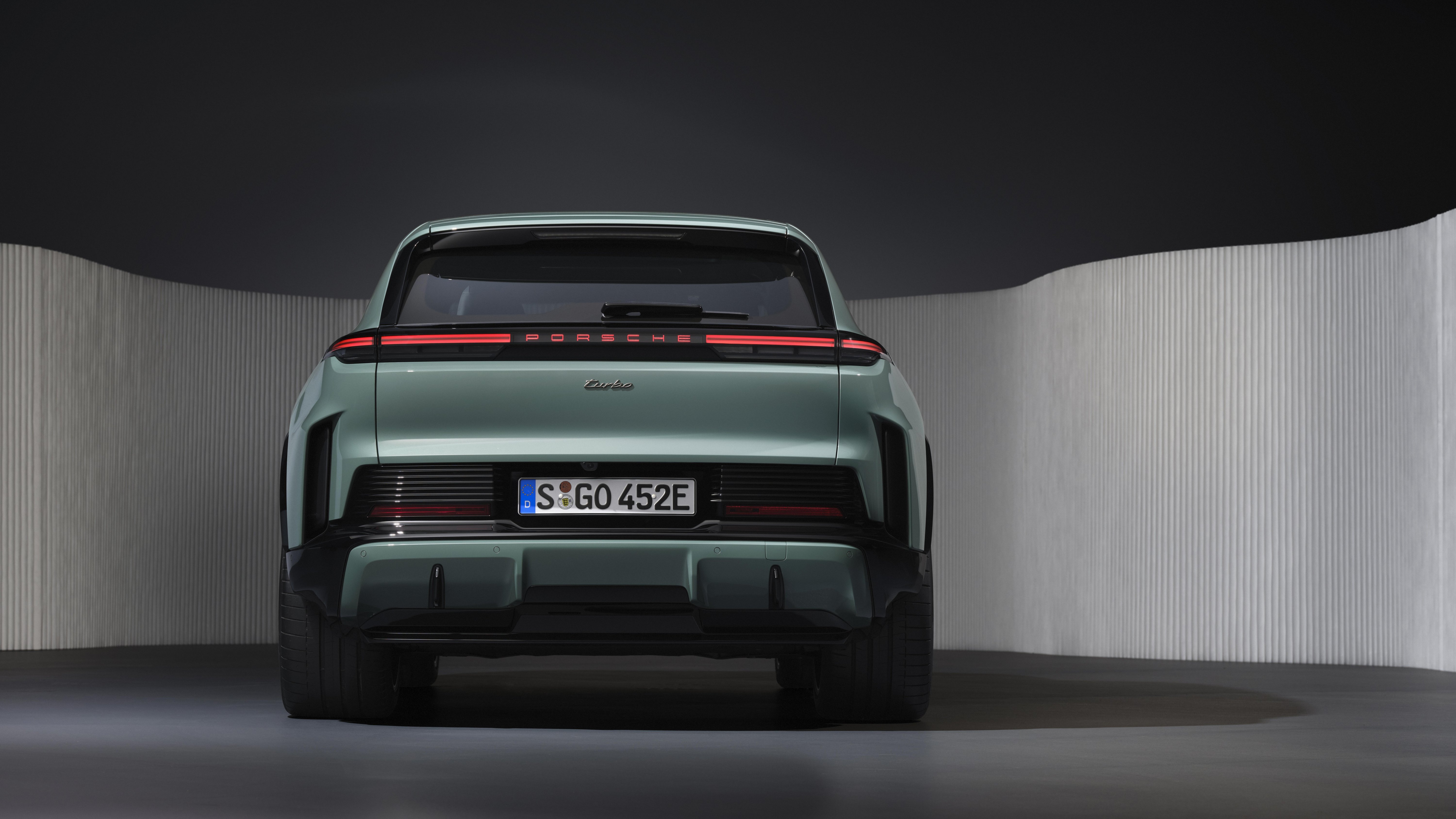 Porsche Cayenne Turbo Electric