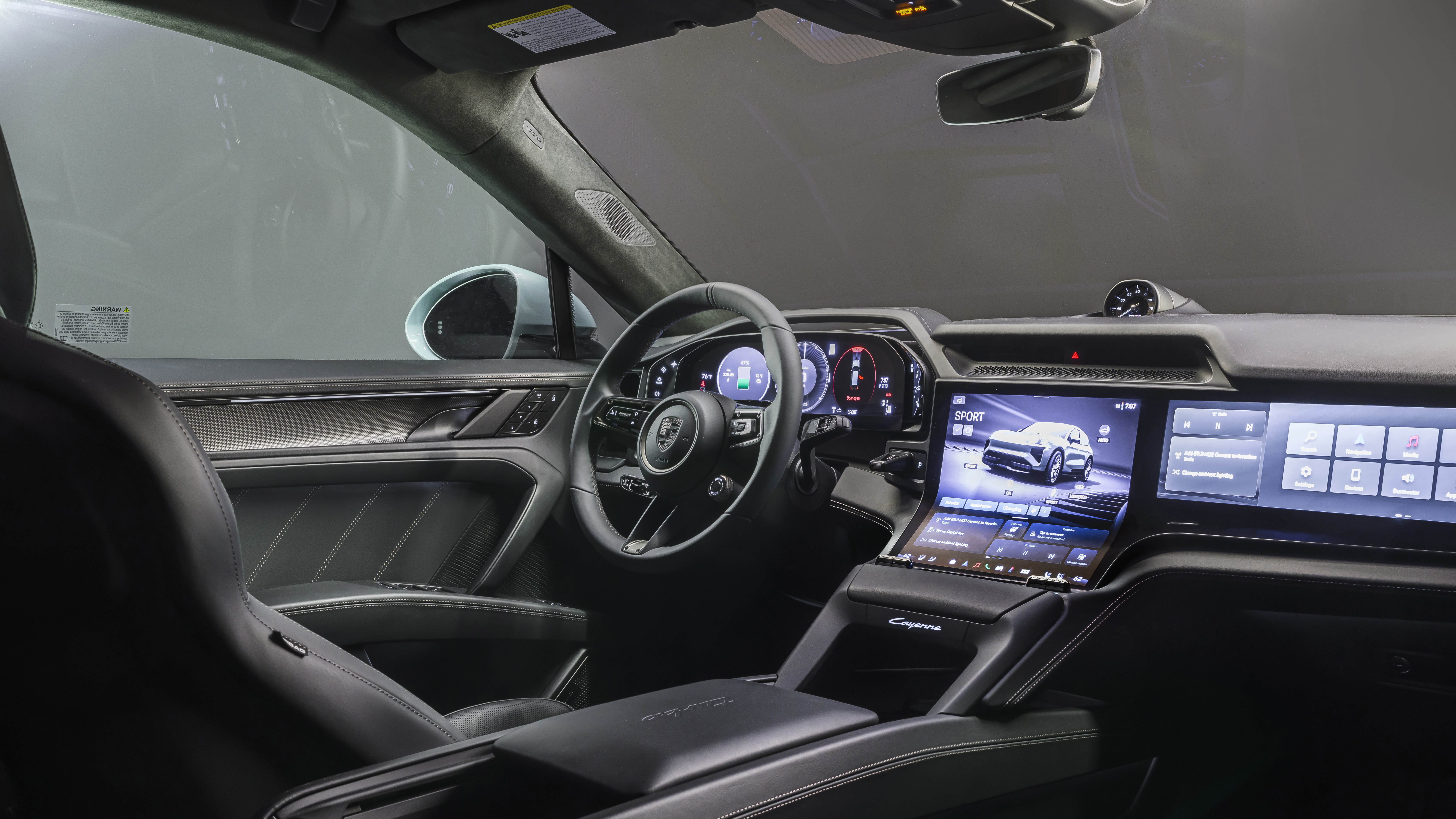 Porsche Cayenne Turbo Electric, sisätila