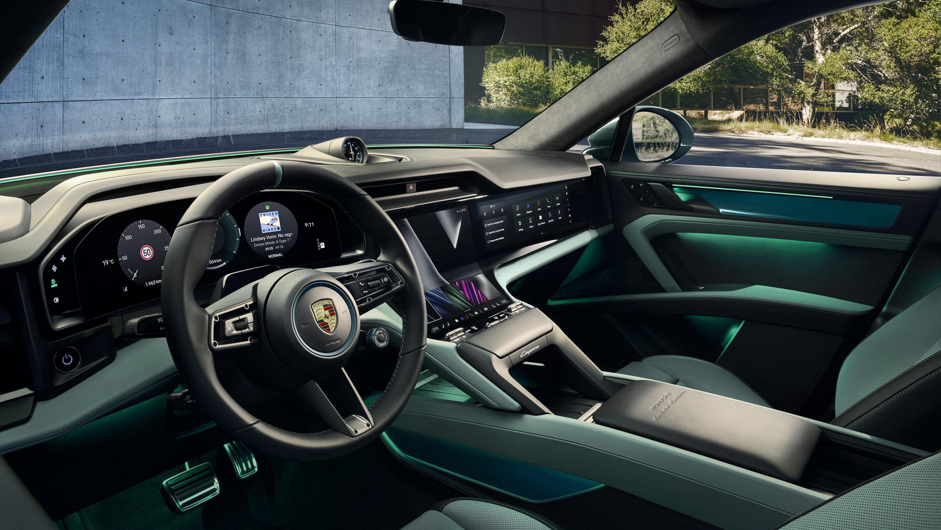 Porsche Cayenne S Electric, sisätila