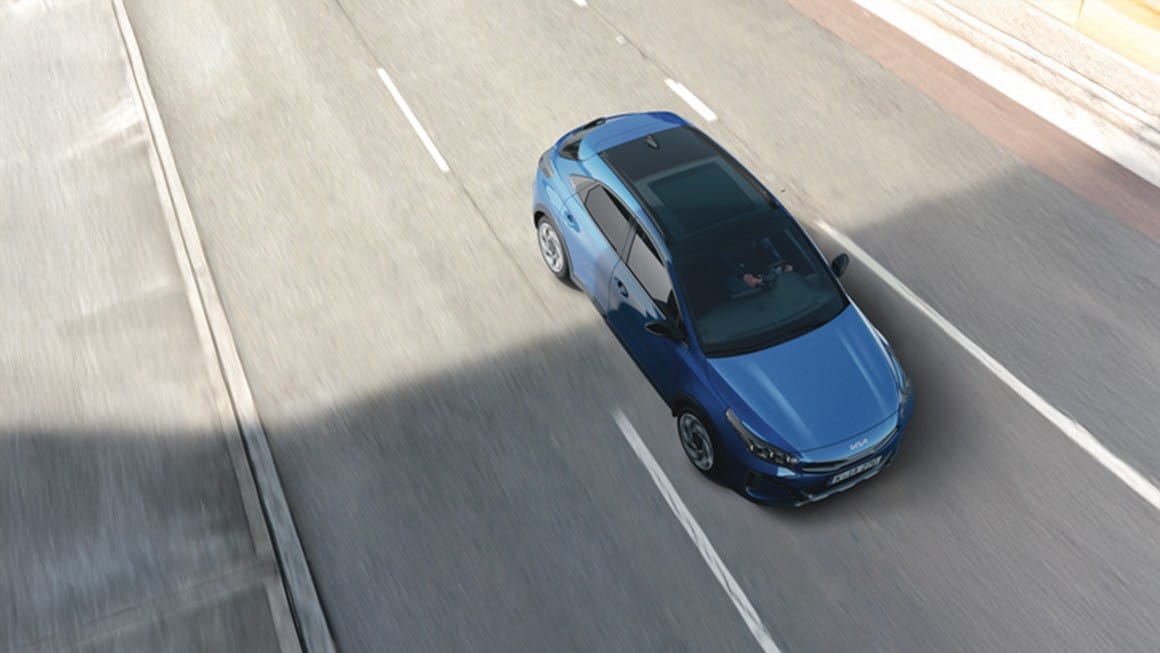 Kia XCeed panoraamakatto ylhäältä