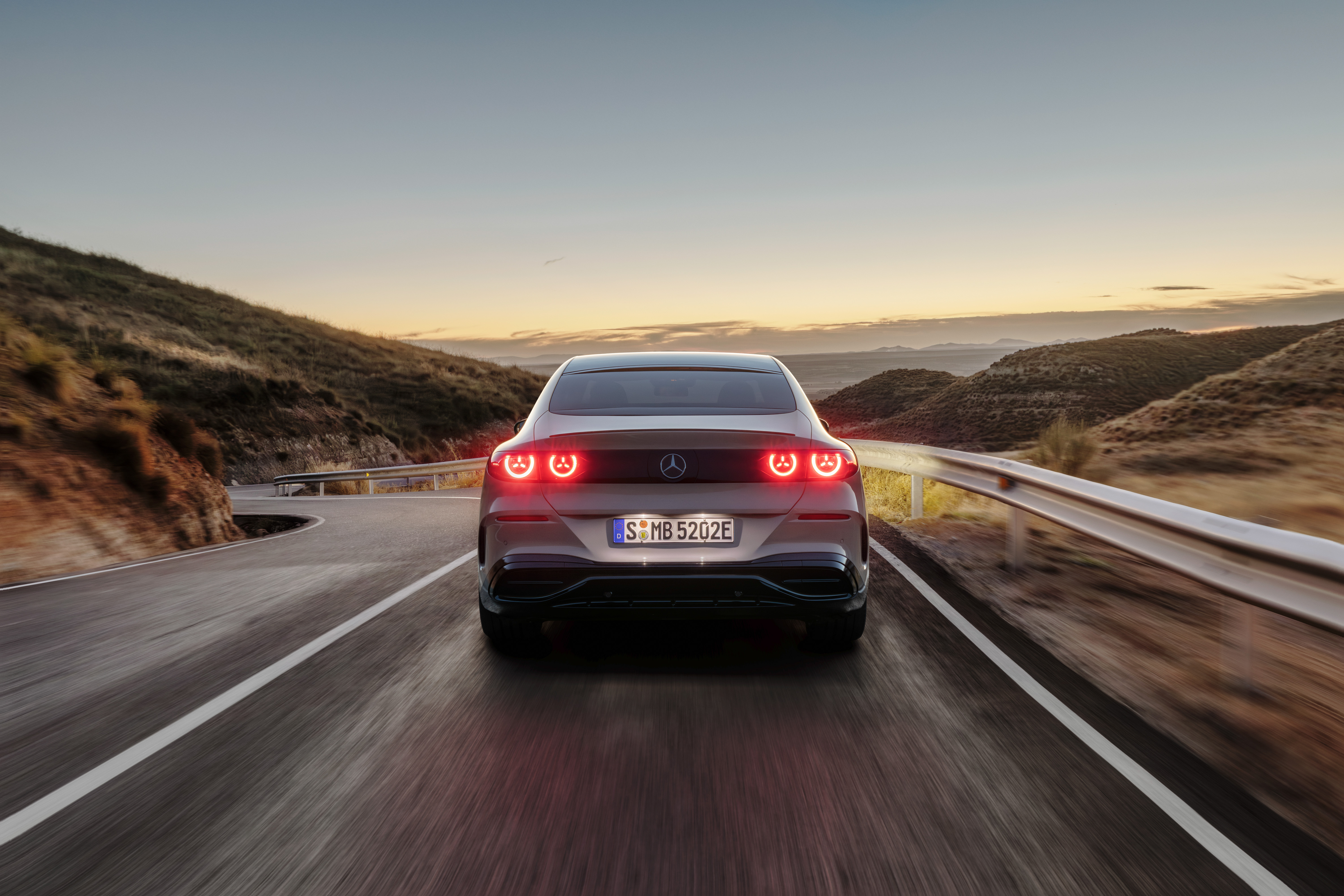 Mercedes-Benz C 400 4MATIC electric 2027 sivulta