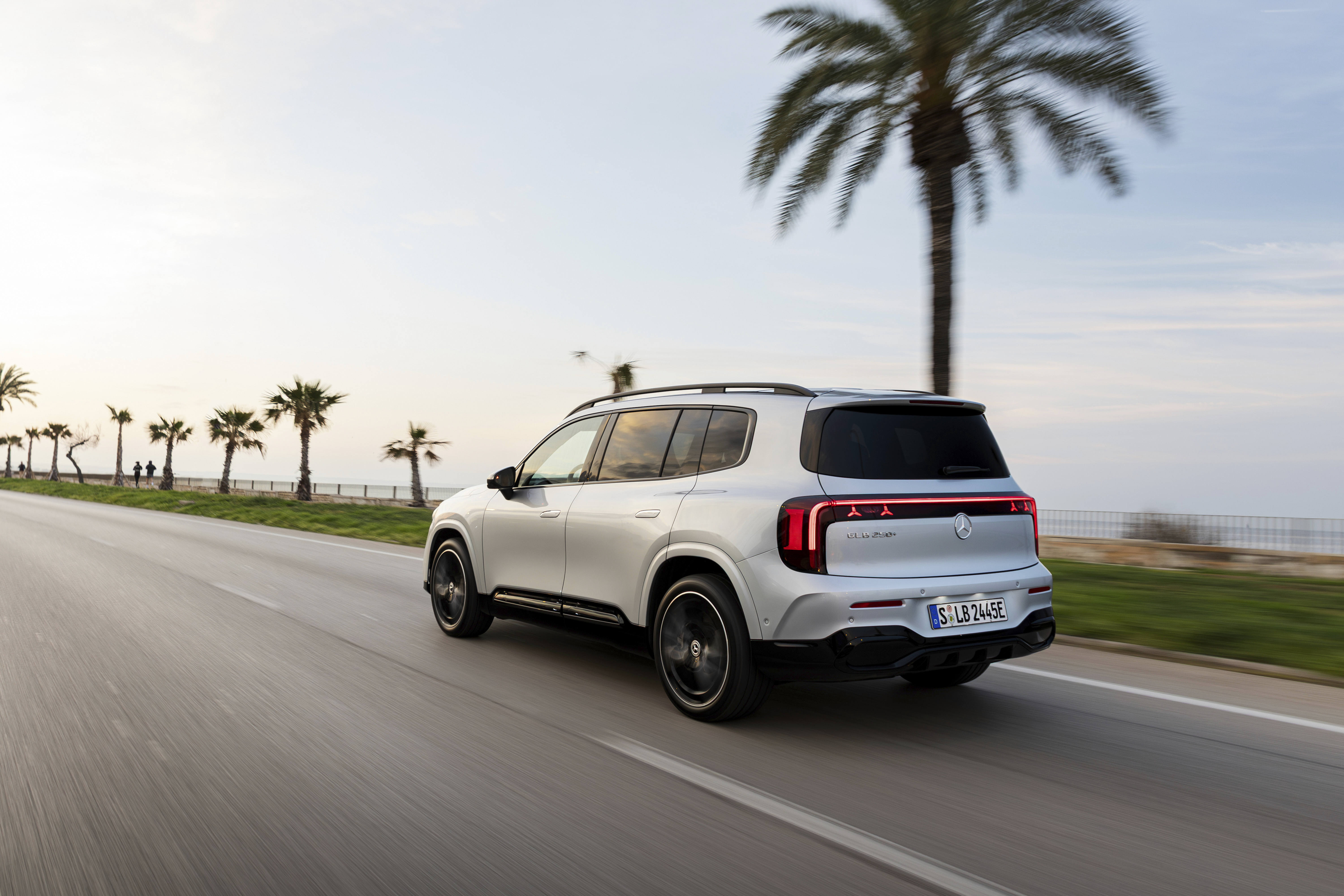 Mercedes-Benz GLB 2027