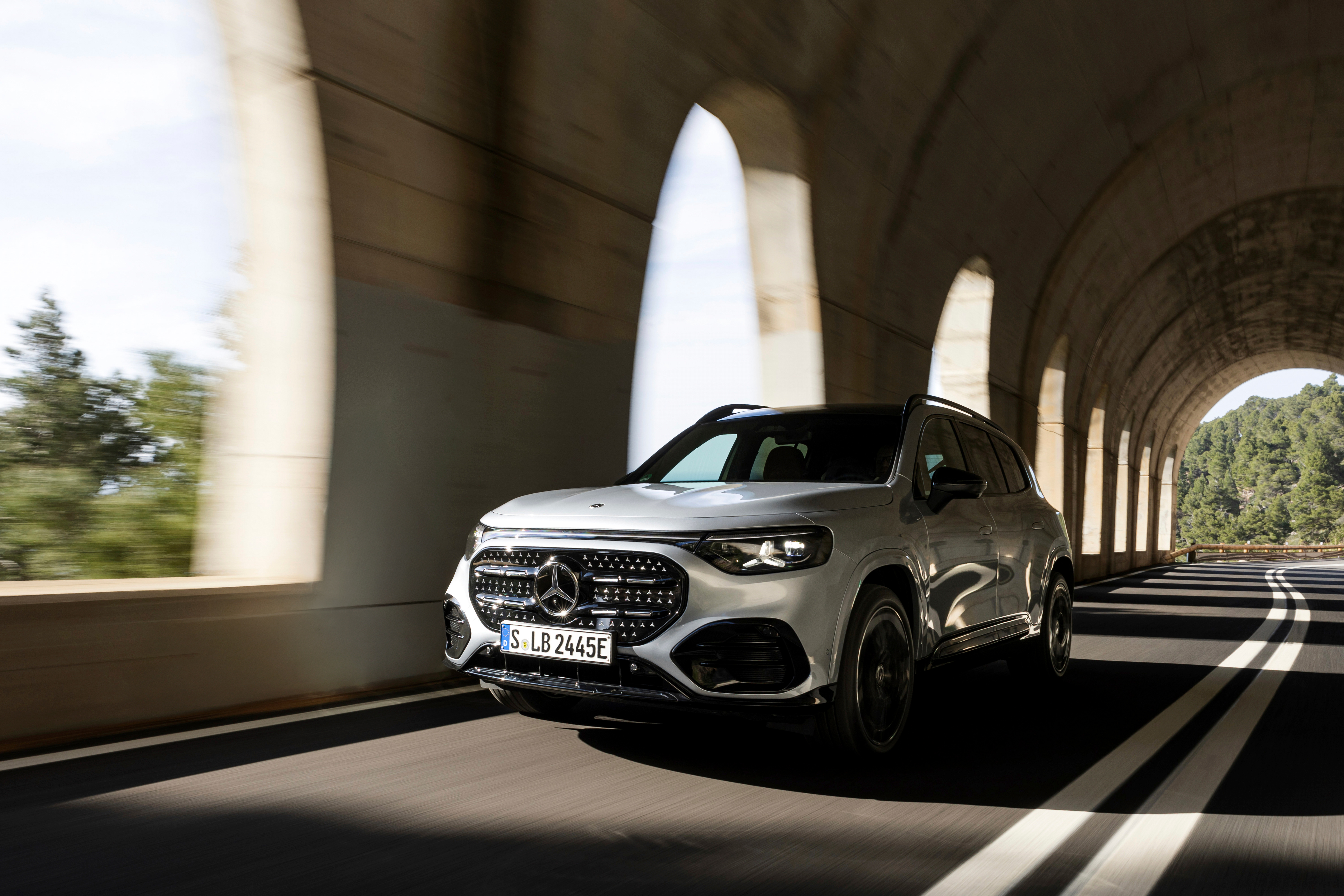 Mercedes-Benz GLB 2027 sivulta