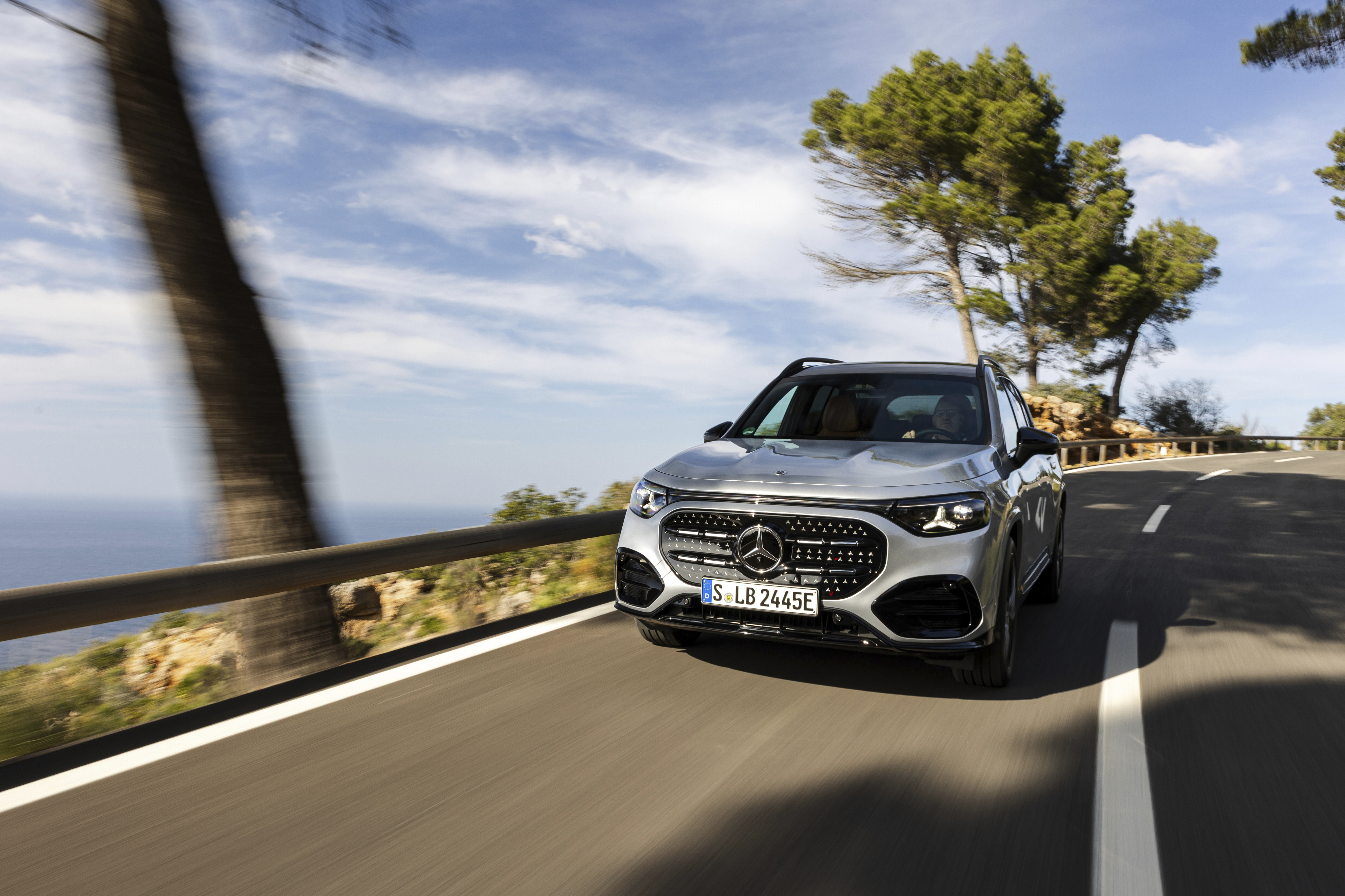 Mercedes-Benz GLB 2027