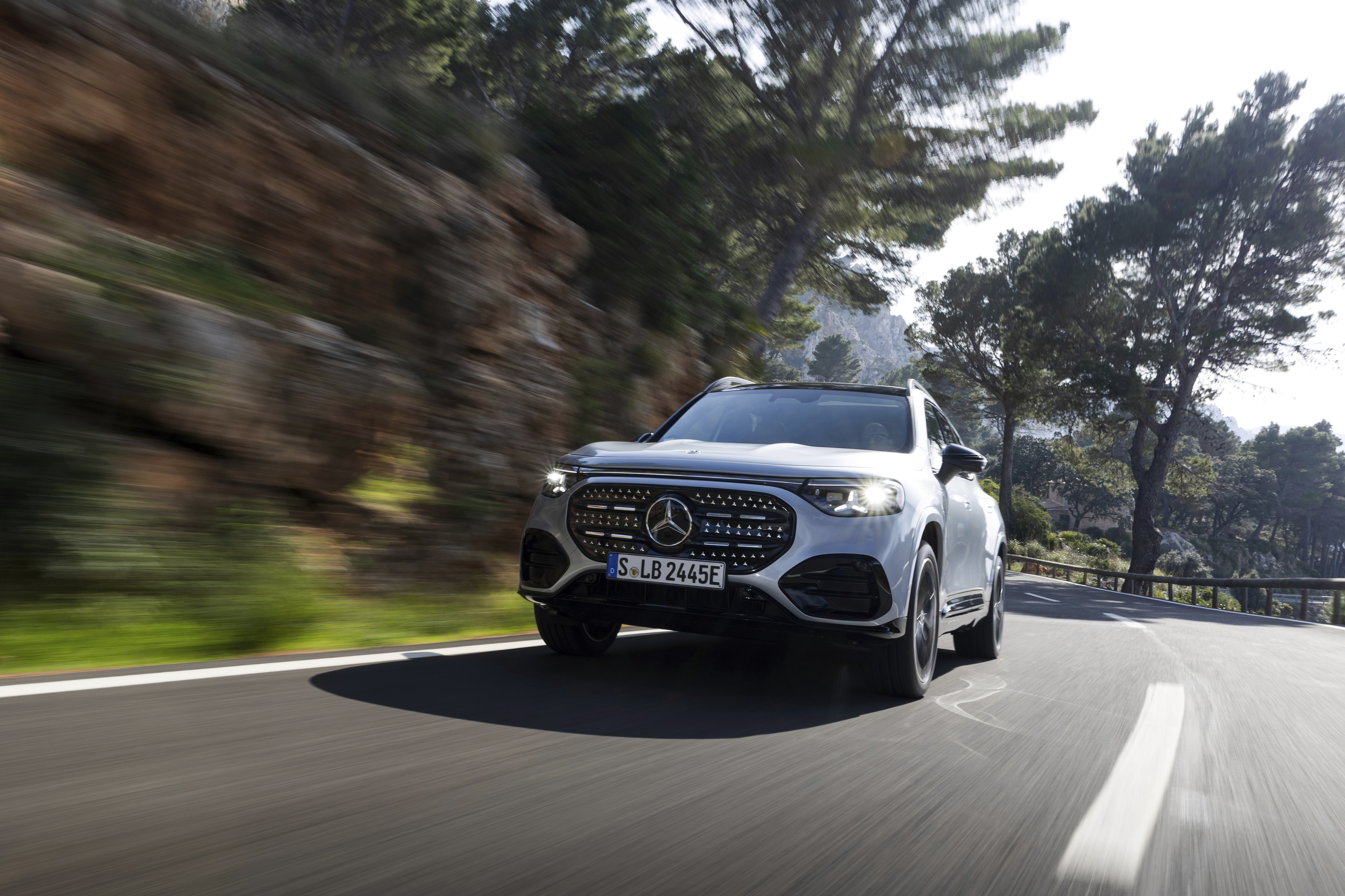 Mercedes-Benz GLB 2027 takaa