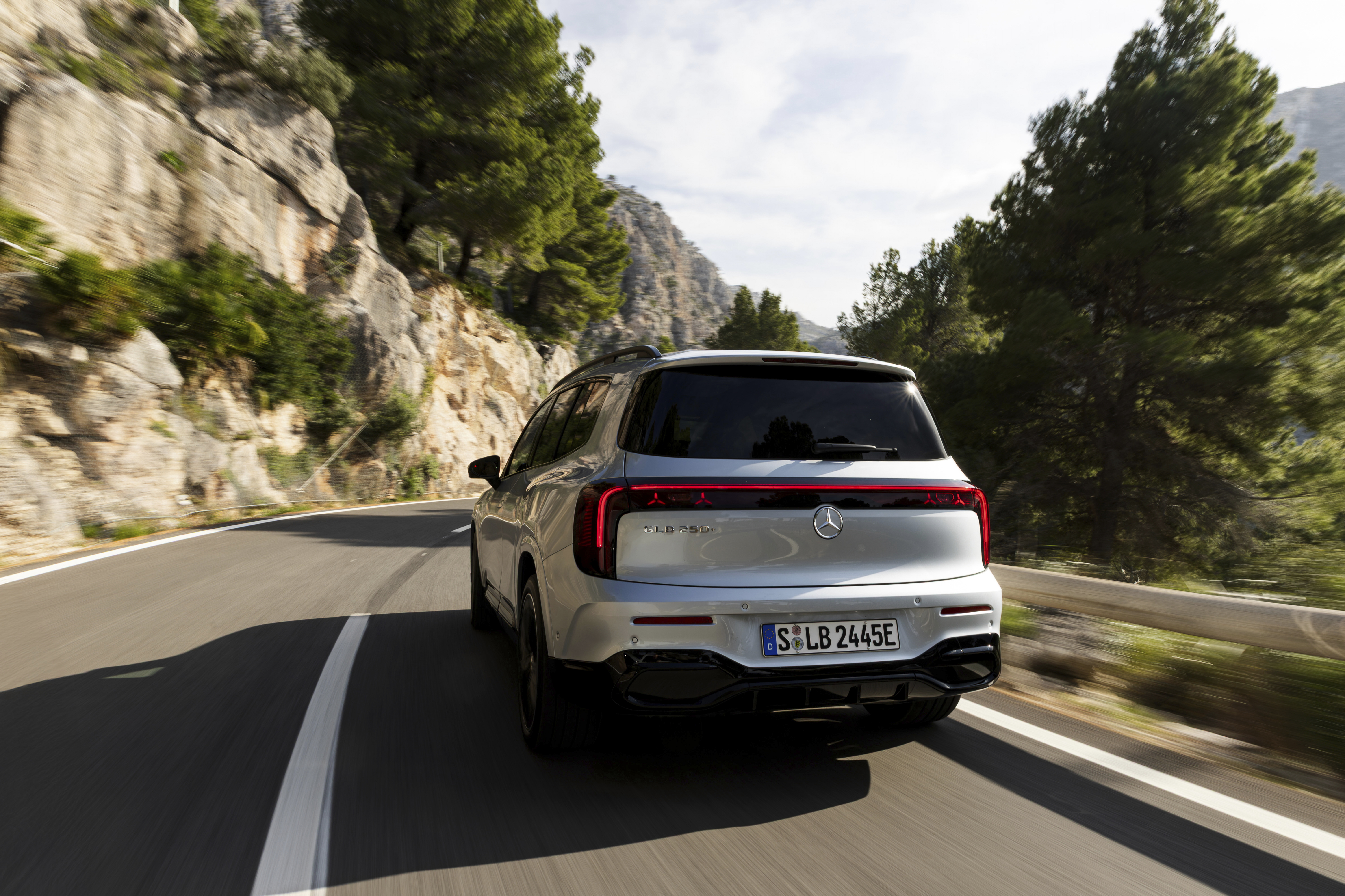 Mercedes-Benz GLB 2027