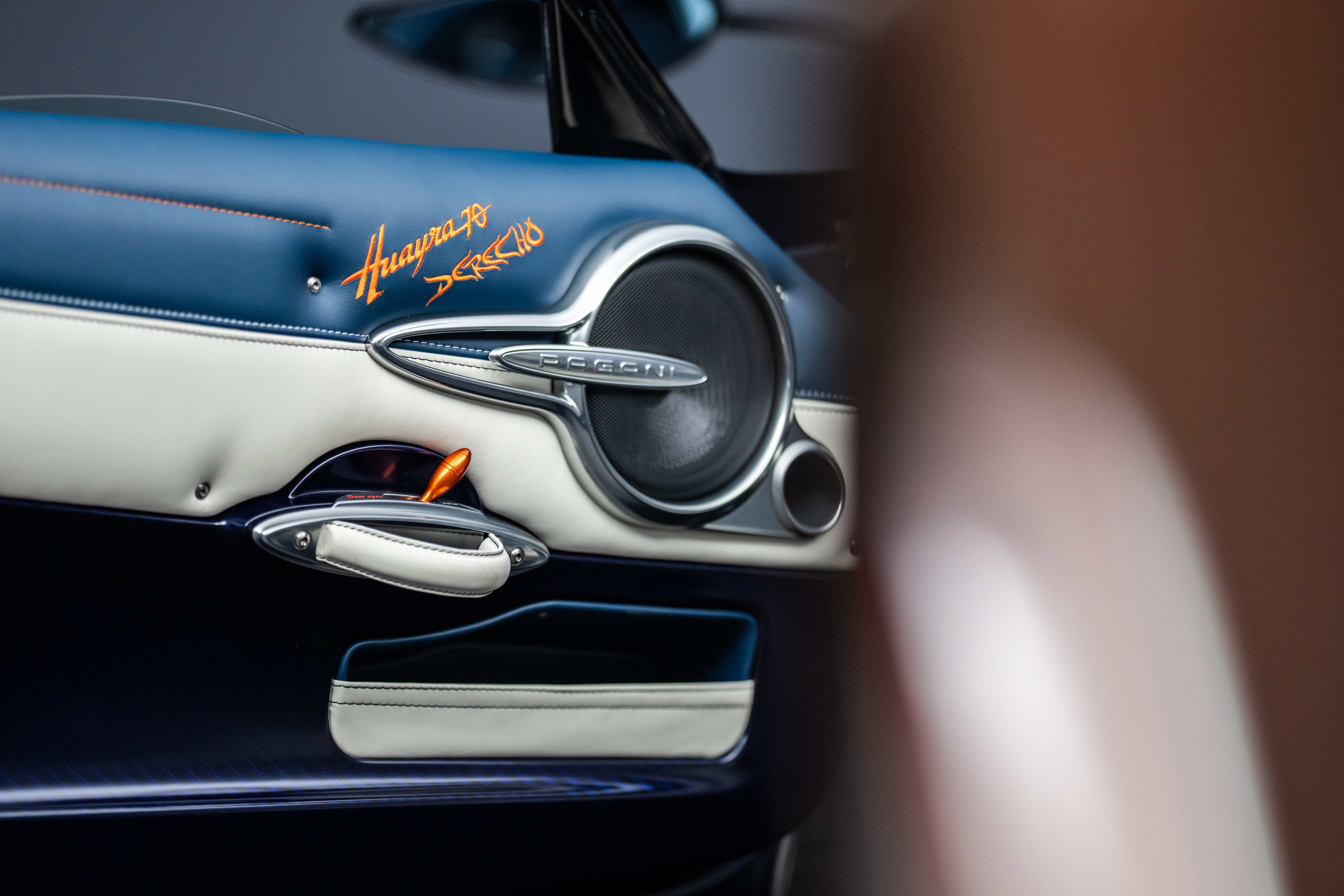 Pagani Huayra 70 Derecho