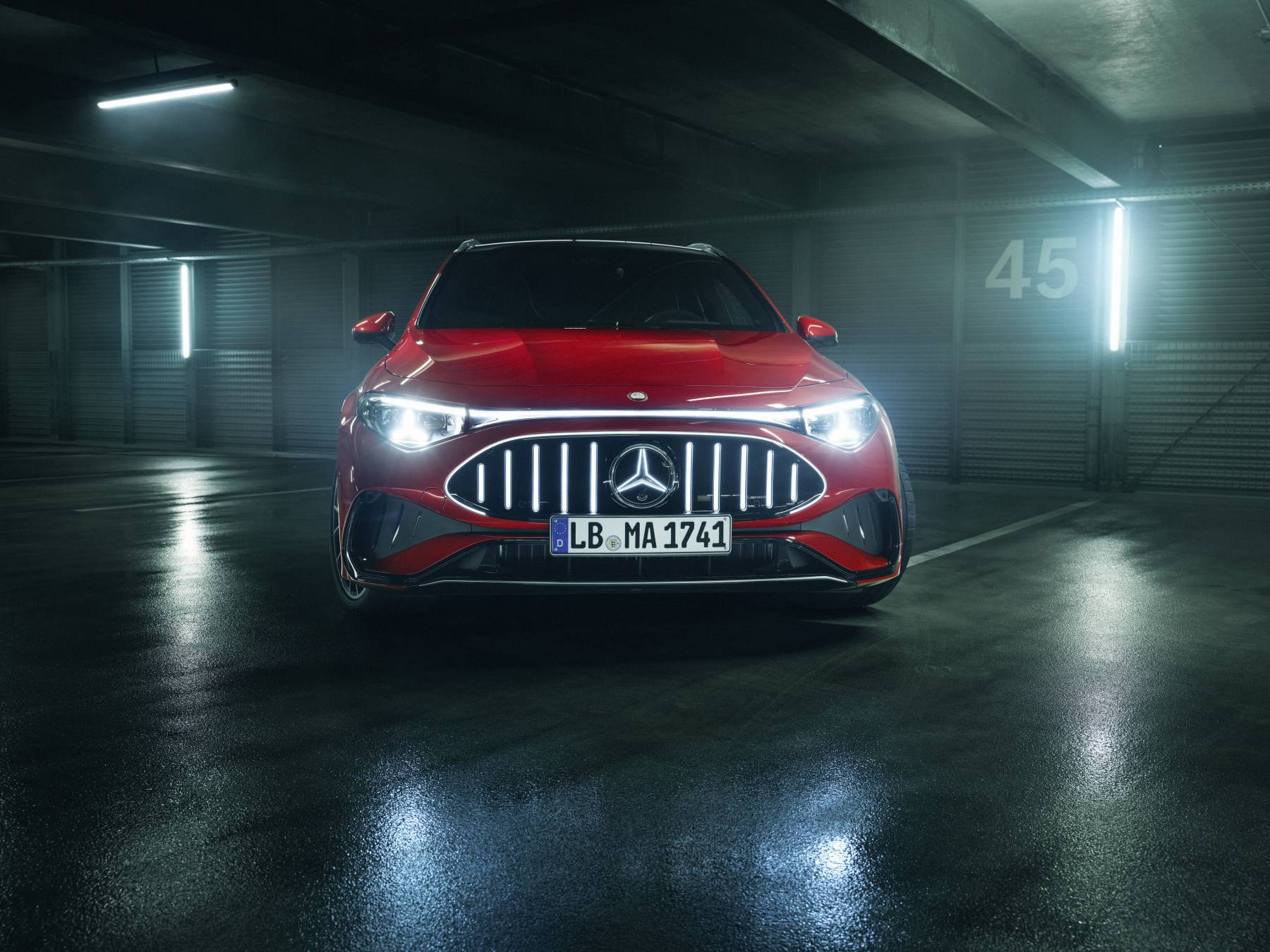 Mercedes-AMG CLA 45 4MATIC+ Shooting Brake sisätila