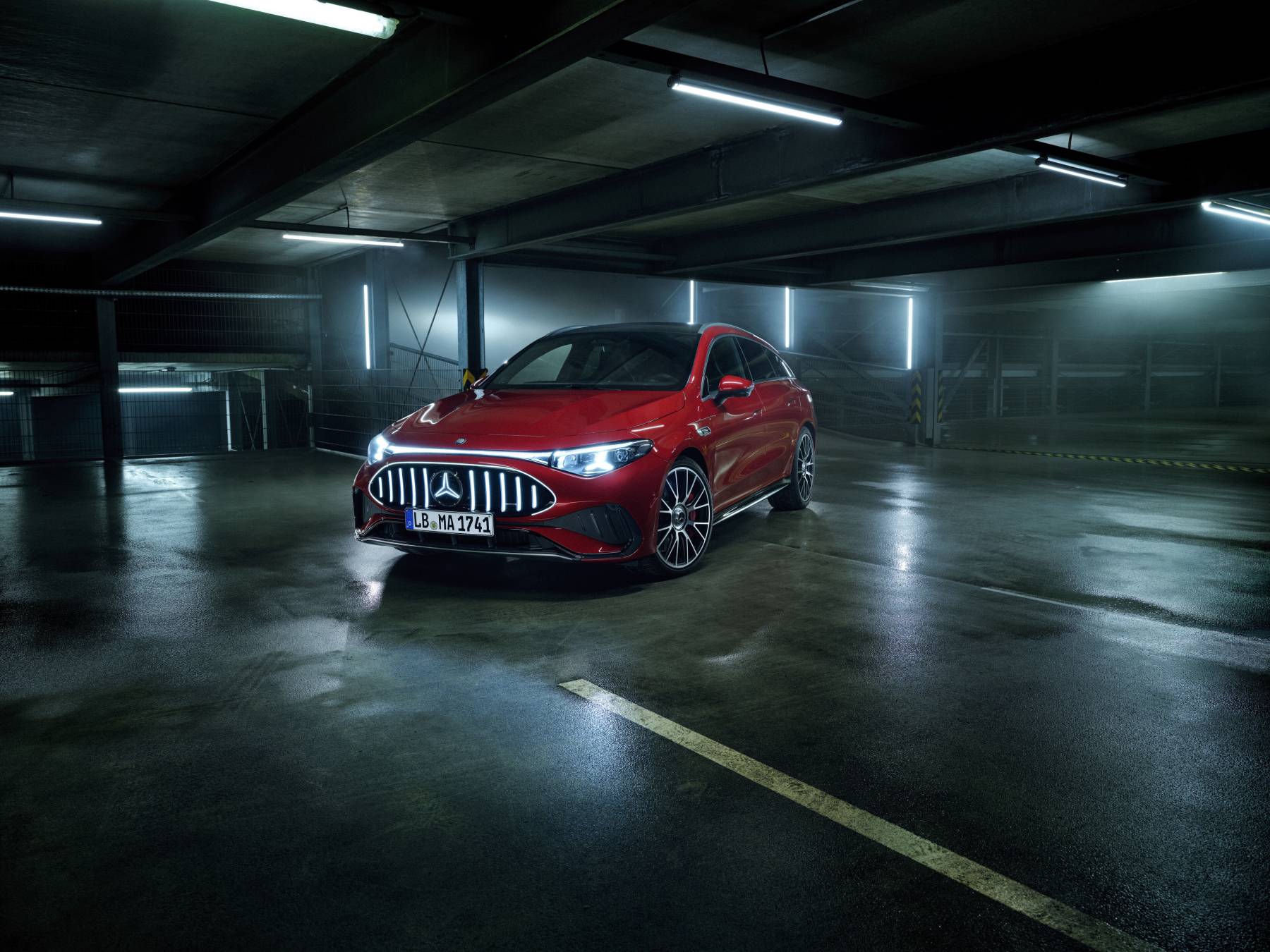 Mercedes-AMG CLA 45 4MATIC+ sisätila