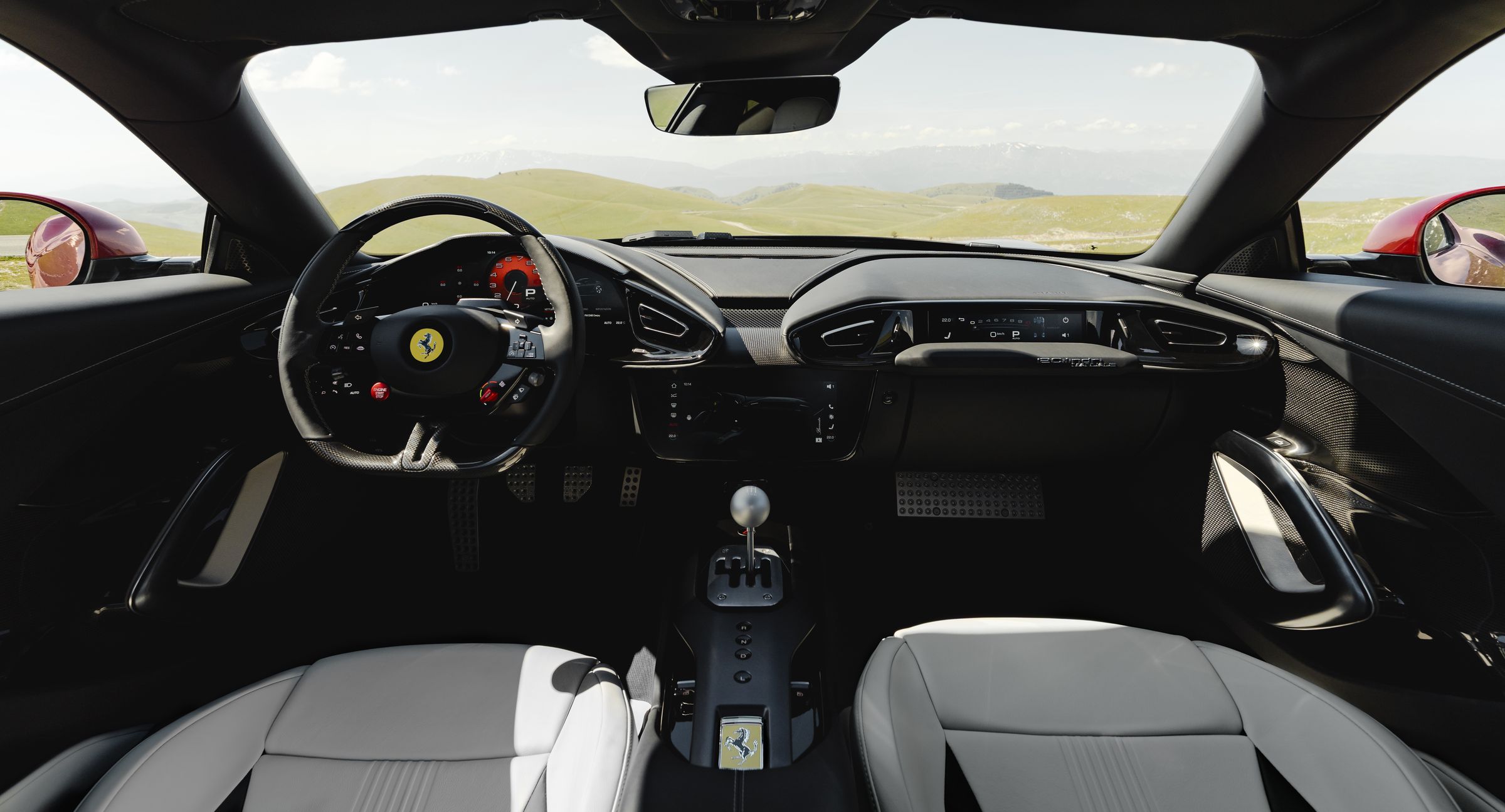 Ferrari 12Cilindri Manuale sisätila