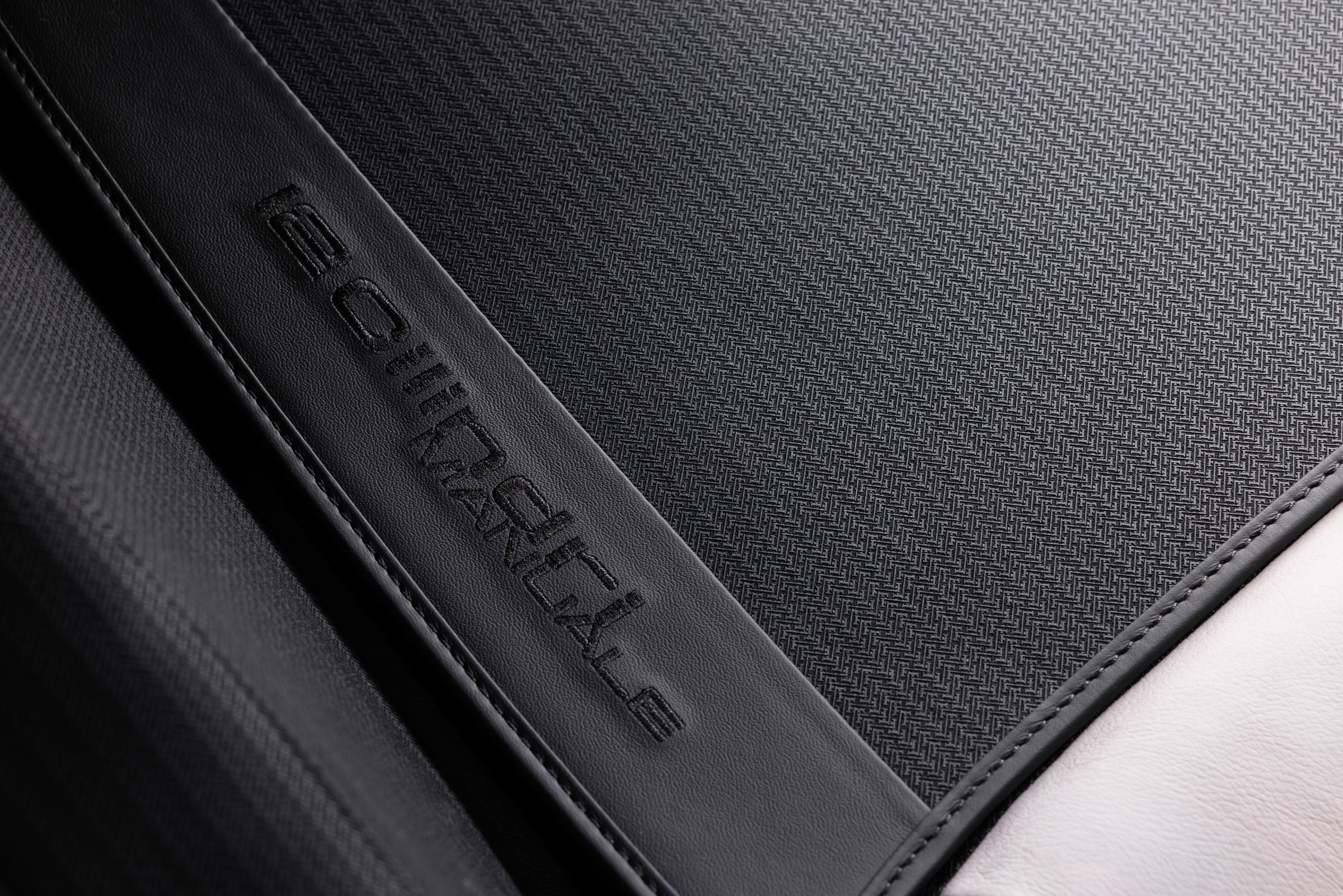 Ferrari 12Cilindri Manuale sisätila